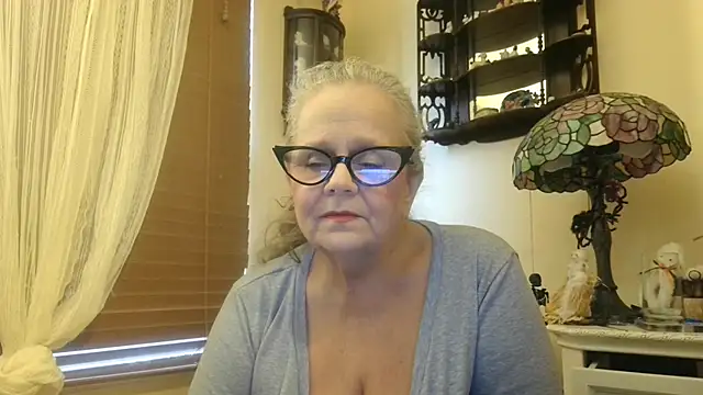 DestineeLoverGirl online show from 10/31/25, 01:08