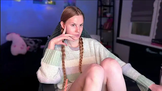 Chanel Gill online show from 12/21/25, 09:26