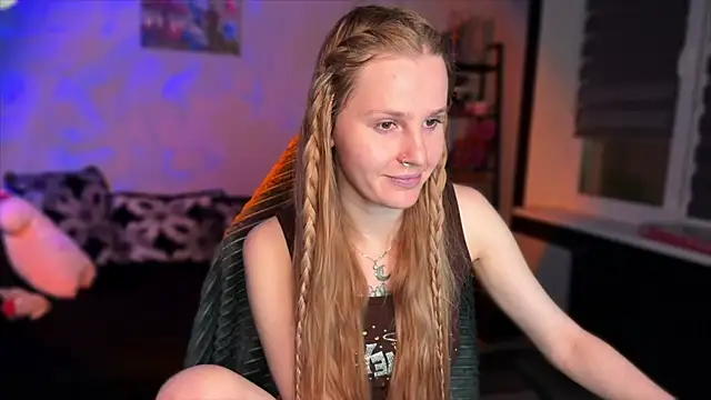 Chanel Gill online show from 12/04/25, 07:24