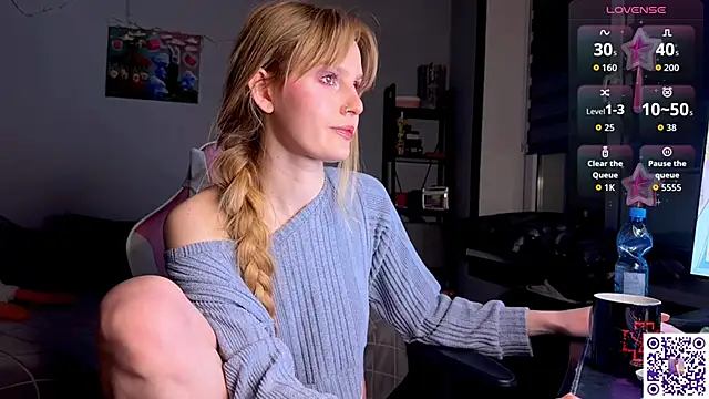 Chanel Gill online show from 04/12/26, 08:56