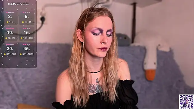 Chanel Gill online show from 10/26/25, 06:41