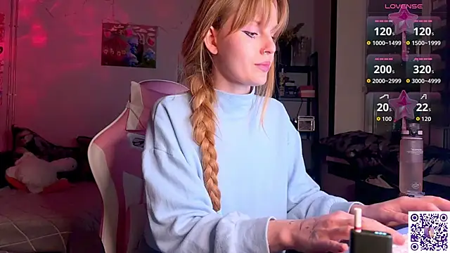 Chanel Gill online show from 04/10/26, 09:11