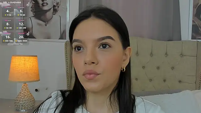 Snapshot of Beautyari_ chatting on 03/04/25, 12:22 Beautyari online show from 03/04/25, 12:22