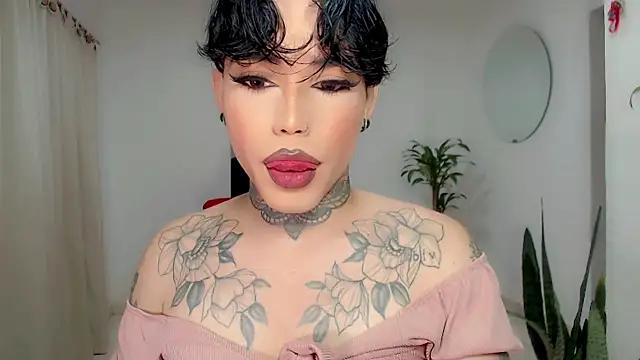 Snapshot of little_star_porn chatting on 01/15/26, 09:29 little star porn online show from 01/15/26, 09:29