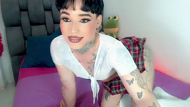 Snapshot of little_star_porn chatting on 02/11/26, 03:50 little star porn online show from 02/11/26, 03:50