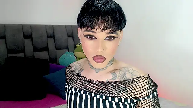 Snapshot of little_star_porn chatting on 02/15/26, 02:27 little star porn online show from 02/15/26, 02:27