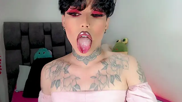 Snapshot of little_star_porn chatting on 02/03/26, 04:10 little star porn online show from 02/03/26, 04:10