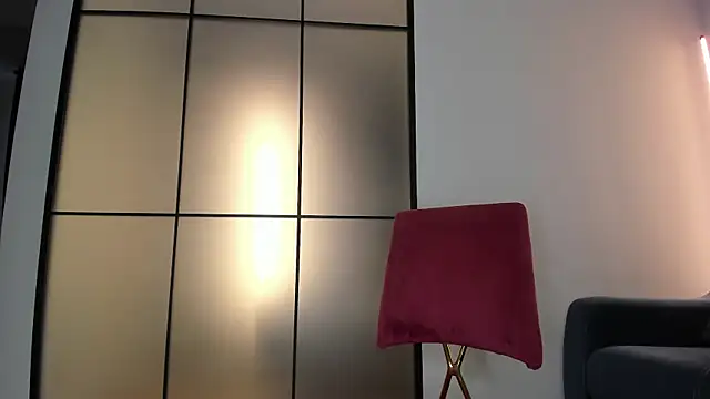 Snapshot of Lunaonekiss chatting on 10/13/25, 11:34 Lunaonekiss online show from 10/13/25, 11:34