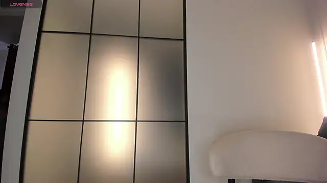 Snapshot of Lunaonekiss chatting on 11/19/25, 08:47 Lunaonekiss online show from 11/19/25, 08:47