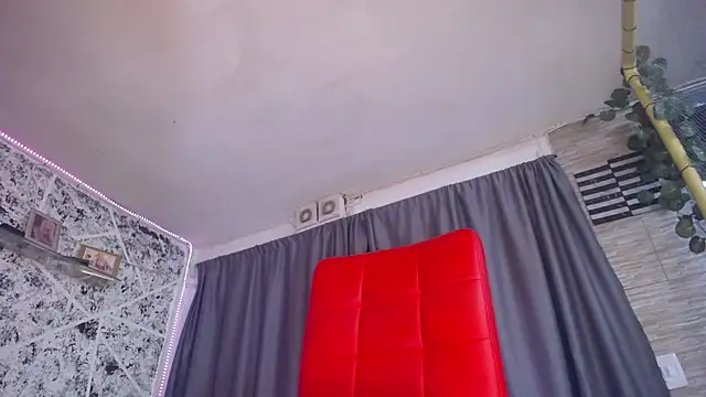 hornytsblonde online show from 04/28/26, 01:48