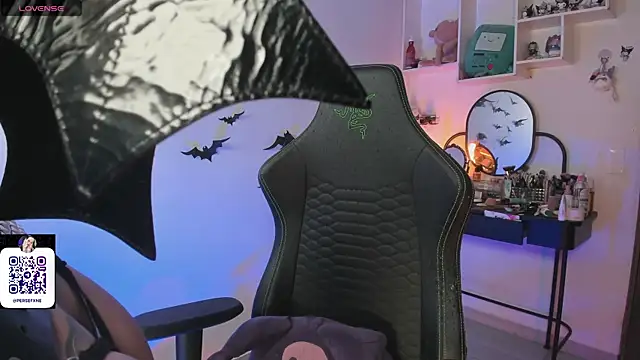 damnliciousss online show from 11/11/25, 11:42