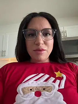 MeghanXO online show from 12/16/25, 02:54