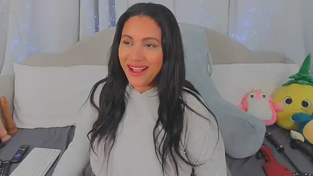 MeghanXO online show from 05/15/26, 01:47