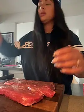 MeghanXO online show from 10/27/25, 01:12