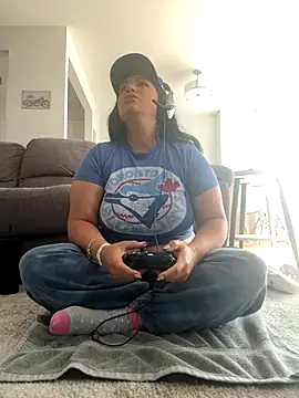 MeghanXO online show from 10/25/25, 04:29