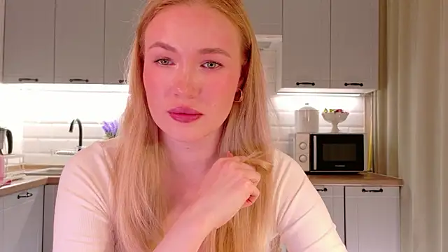 Veronika Mitchel online show from 03/31/26, 04:20