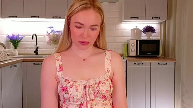 Veronika Mitchel online show from 11/17/25, 03:16