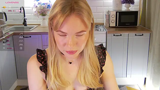 Veronika Mitchel online show from 10/27/25, 03:35