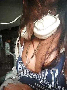 Snapshot of k_lebannon chatting on 05/11/26, 04:04 k lebannon online show from 05/11/26, 04:04