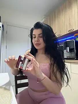 Snapshot of Scarlett-Dream chatting on 03/25/26, 06:13 Scarlett-Dream online show from 03/25/26, 06:13