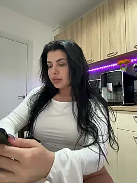 Snapshot of Scarlett-Dream chatting on 03/27/26, 01:01 Scarlett-Dream online show from 03/27/26, 01:01