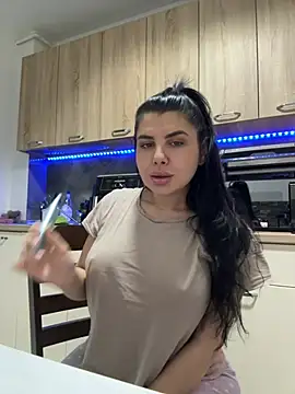 Snapshot of Scarlett-Dream chatting on 02/10/26, 05:28 Scarlett-Dream online show from 02/10/26, 05:28