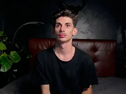 Snapshot of DanielCrush1 chatting on 10/29/25, 10:58 DanielCrush1 online show from 10/29/25, 10:58