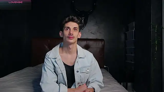 Snapshot of DanielCrush1 chatting on 01/07/26, 05:18 DanielCrush1 online show from 01/07/26, 05:18