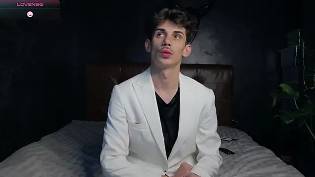 Snapshot of DanielCrush1 chatting on 11/14/25, 01:15 DanielCrush1 online show from 11/14/25, 01:15