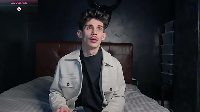 Snapshot of DanielCrush1 chatting on 01/06/26, 07:07 DanielCrush1 online show from 01/06/26, 07:07