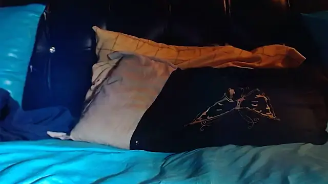 Snapshot of Queenofthenightx chatting on 11/15/25, 01:42 Queenofthenightx online show from 11/15/25, 01:42