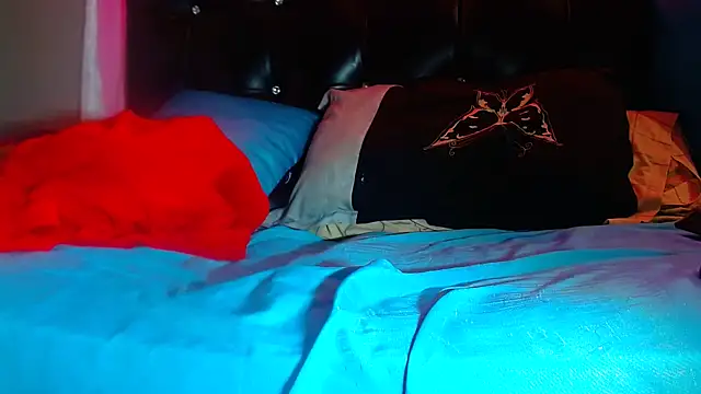 Queenofthenightx online show from 11/12/25, 05:00