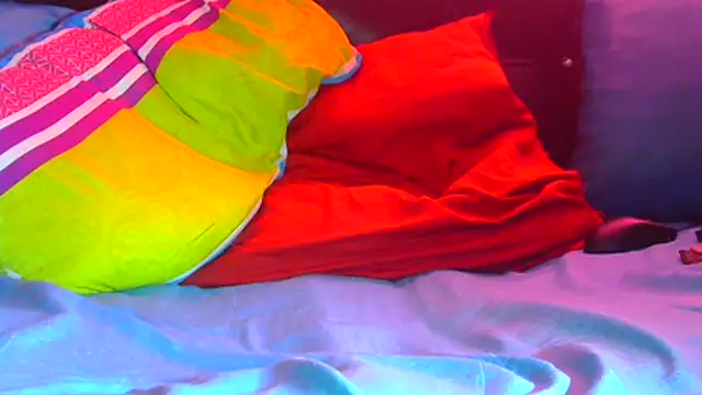 Snapshot of Queenofthenightx chatting on 02/22/26, 05:43 Queenofthenightx online show from 02/22/26, 05:43