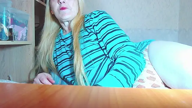 MadamBombShell online show from 12/20/25, 03:42