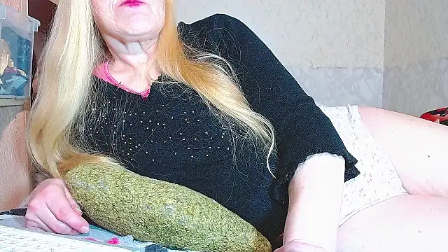 MadamBombShell online show from 10/14/25, 10:31