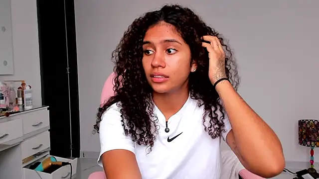 stormyy  online show from 10/17/25, 09:38