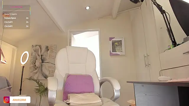 catalinasaiz online show from 10/31/25, 02:24