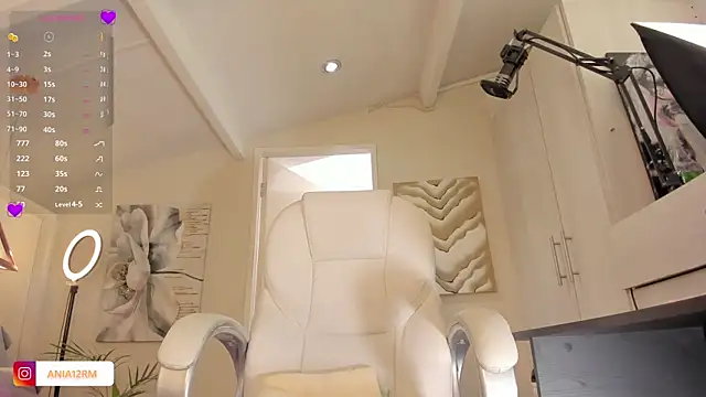 catalinasaiz online show from 12/04/25, 02:05