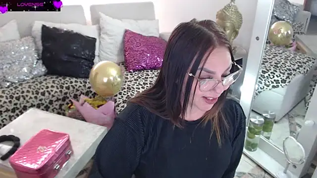 Snapshot of Myrnasexxx chatting on 07/11/26, 11:54 Myrnasexxx online show from 07/11/26, 11:54