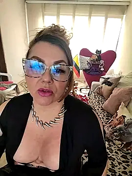 Myrnasexxx online show from 10/28/25, 02:05