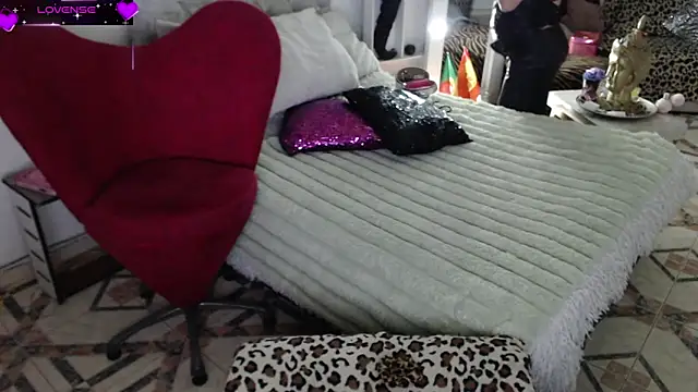 Myrnasexxx online show from 03/28/26, 01:17