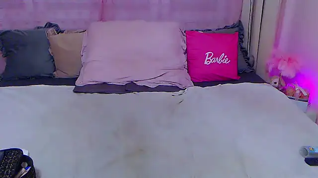 BustyVicky online show from 10/11/25, 10:00