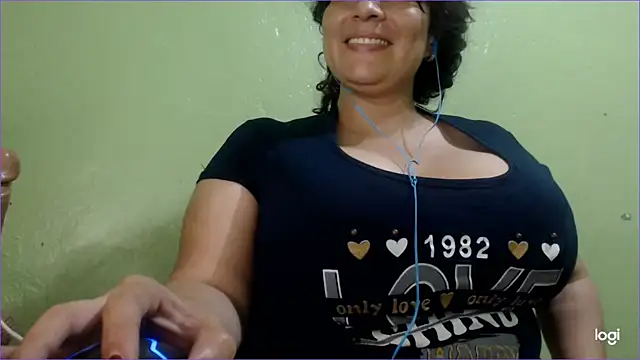 Snapshot of Kosem4 chatting on 02/08/25, 02:26 Kosem4 online show from 02/08/25, 02:26