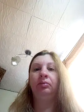 Snapshot of BustyBlond chatting on 04/27/26, 04:21 BustyBlond online show from 04/27/26, 04:21