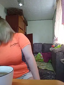 Snapshot of BustyBlond chatting on 05/14/26, 04:31 BustyBlond online show from 05/14/26, 04:31