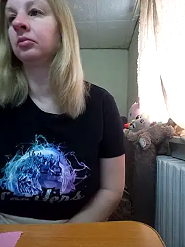 Snapshot of BustyBlond chatting on 04/10/26, 04:30 BustyBlond online show from 04/10/26, 04:30