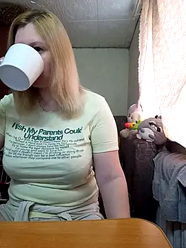 Snapshot of BustyBlond chatting on 04/01/26, 04:47 BustyBlond online show from 04/01/26, 04:47