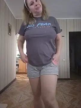 Snapshot of BustyBlond chatting on 07/09/26, 04:28 BustyBlond online show from 07/09/26, 04:28