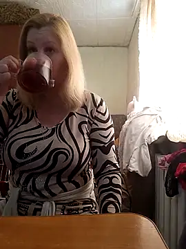Snapshot of BustyBlond chatting on 03/22/26, 05:32 BustyBlond online show from 03/22/26, 05:32