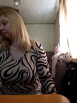 Snapshot of BustyBlond chatting on 03/27/26, 08:26 BustyBlond online show from 03/27/26, 08:26